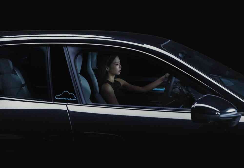 포르쉐가 블랙핑크 제니를 위한 타이칸을 공개했네요 게시글 썸네일