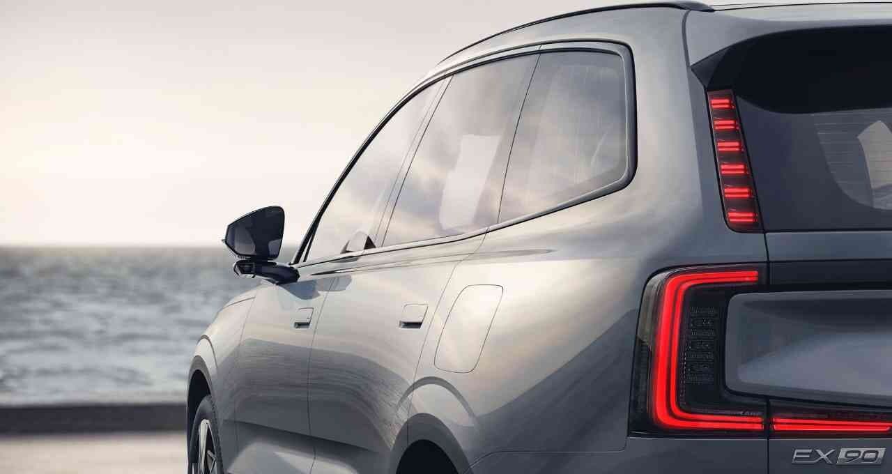 볼보 EX90이 공개됐습니다 게시글 썸네일