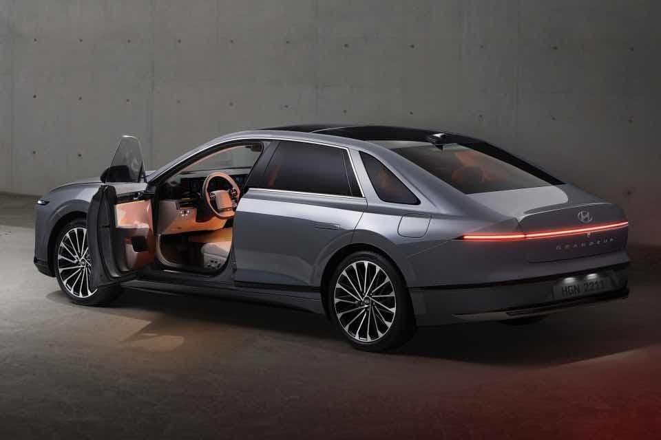 그랜저 풀체인지에 탑재됐다는 첨단 신기술들! 게시글 썸네일