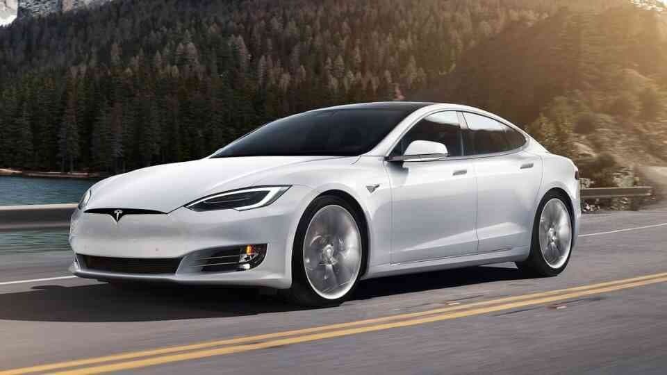 테슬라는 OTA 덕에 리콜도 빠르군요 게시글 썸네일