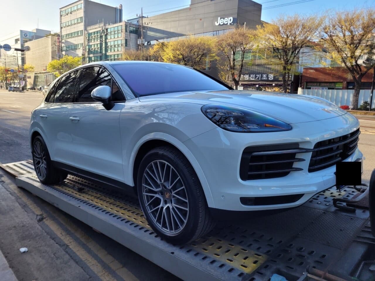 포르쉐 카이엔 카이엔 플래티넘 에디션 게시글 썸네일