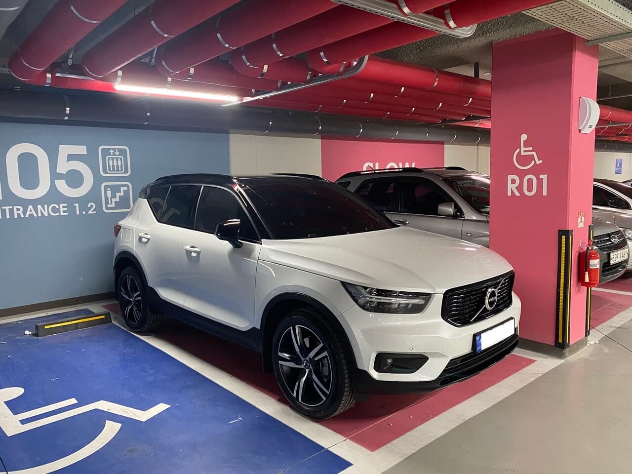 볼보 XC40 B4 AWD R-디자인 게시글 썸네일