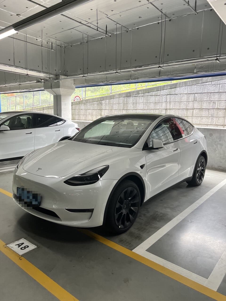 테슬라 모델 Y 롱레인지 게시글 썸네일