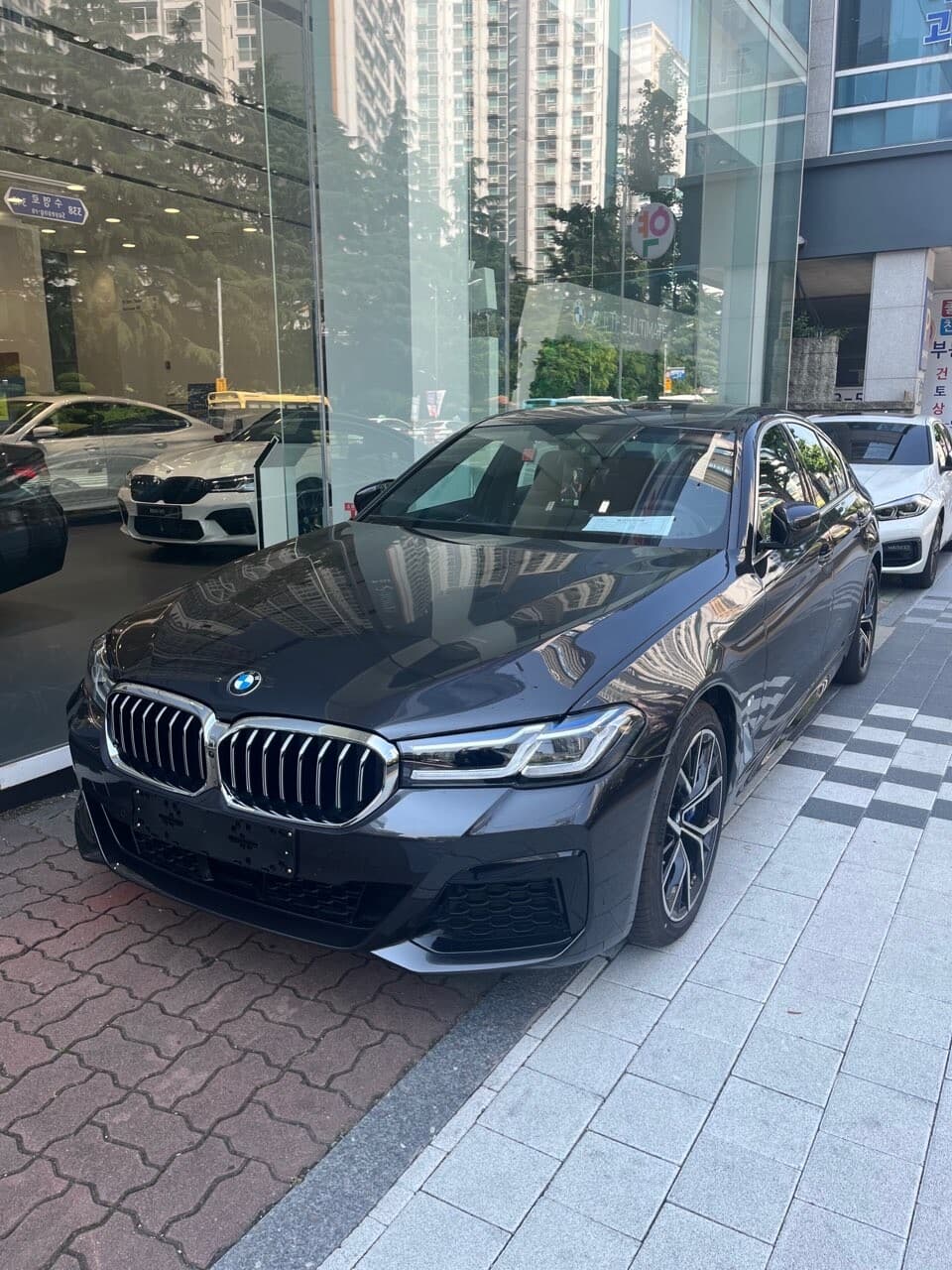 BMW 530i M spt LCI_P1-1 오너 되었어요 게시글 썸네일