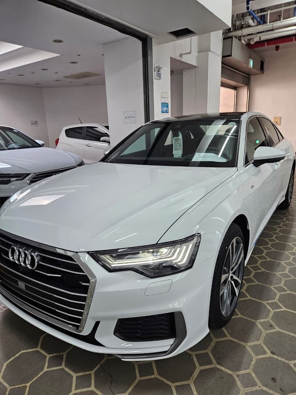 아우디 A6(C8) 45TFSI 콰트로 프리미엄 출고했습니다 게시글 썸네일