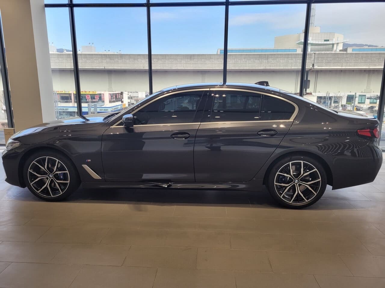 23년식 530i m팩 게시글 썸네일