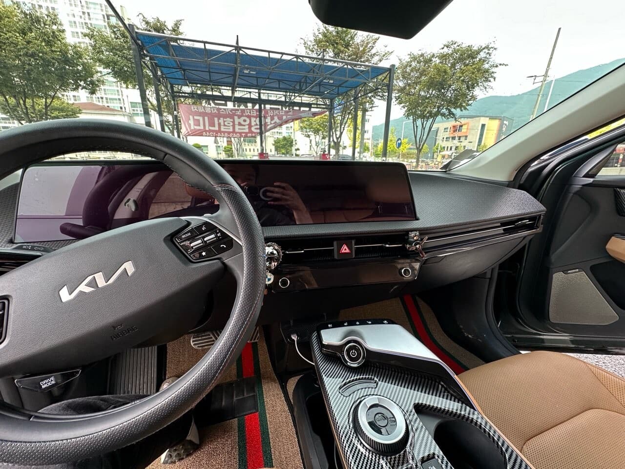 기아 EV6 롱레인지 어스 4WD 1년 주행 후기 게시글 썸네일