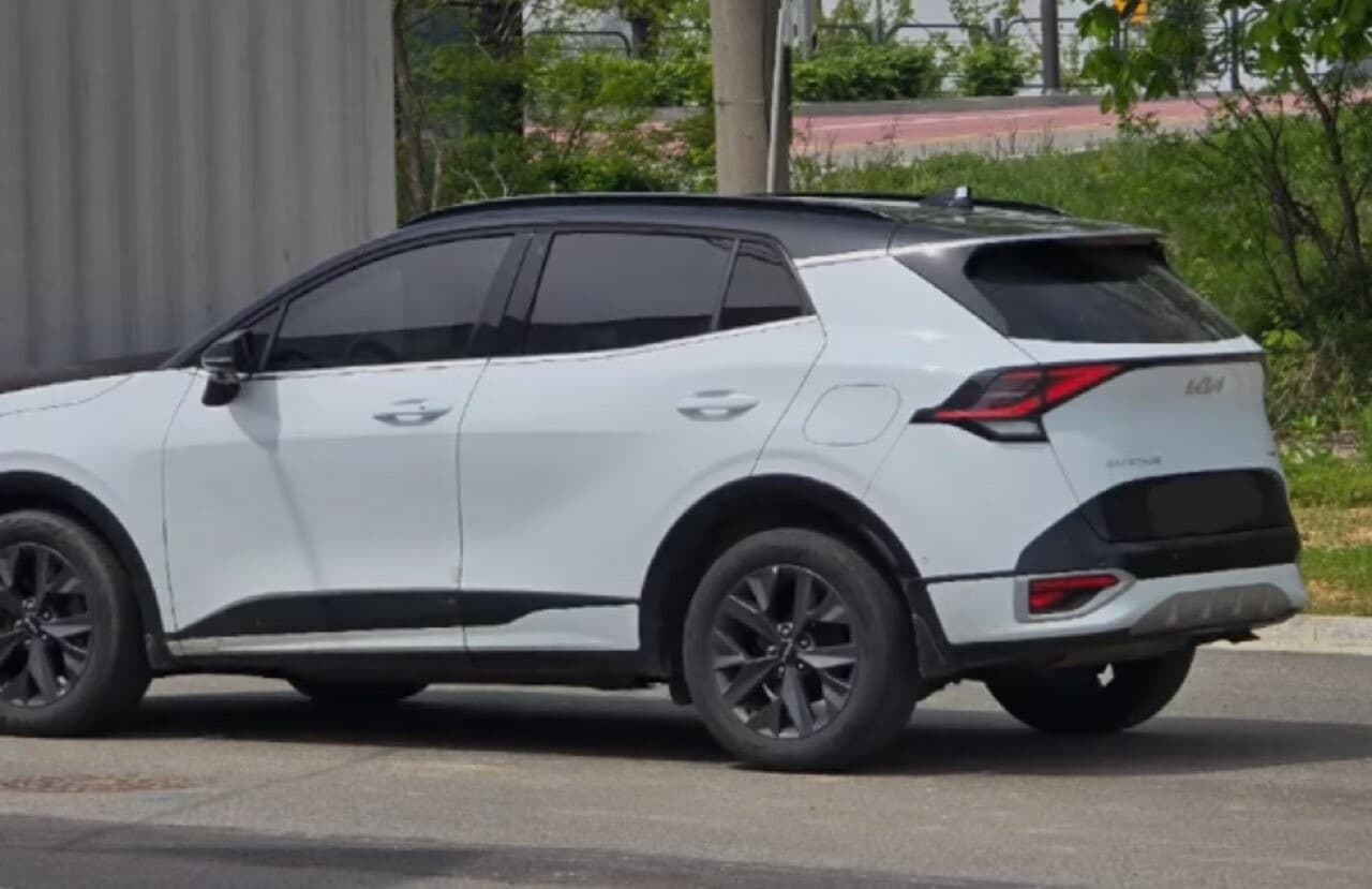 스포티지 페리 후면부 실물 게시글 썸네일