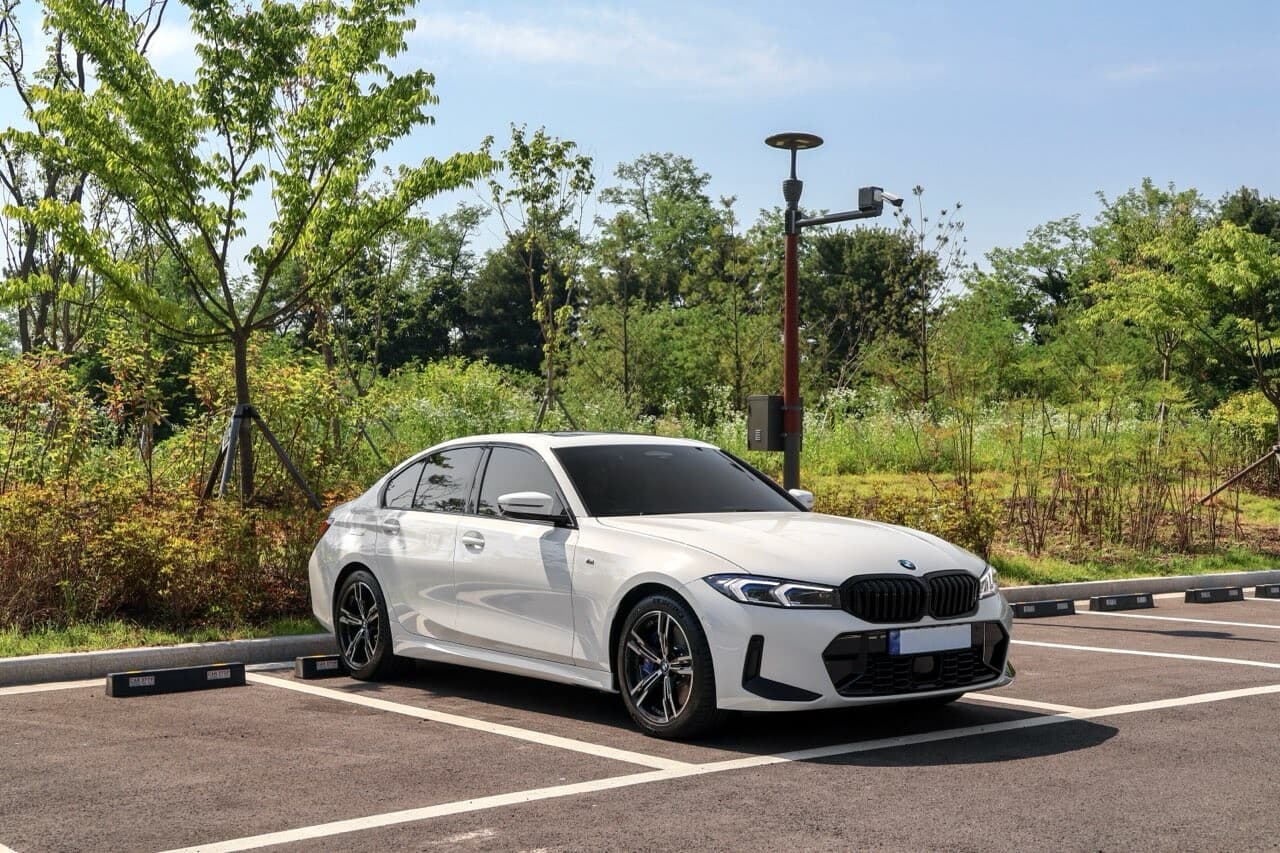 BMW 3시리즈 320i M 스포츠 P2 게시글 썸네일