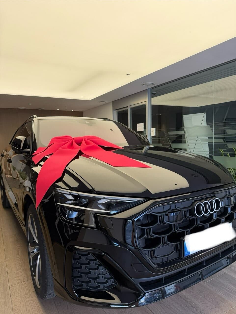 Q8 고민은 출고만 늦출 뿐 게시글 썸네일