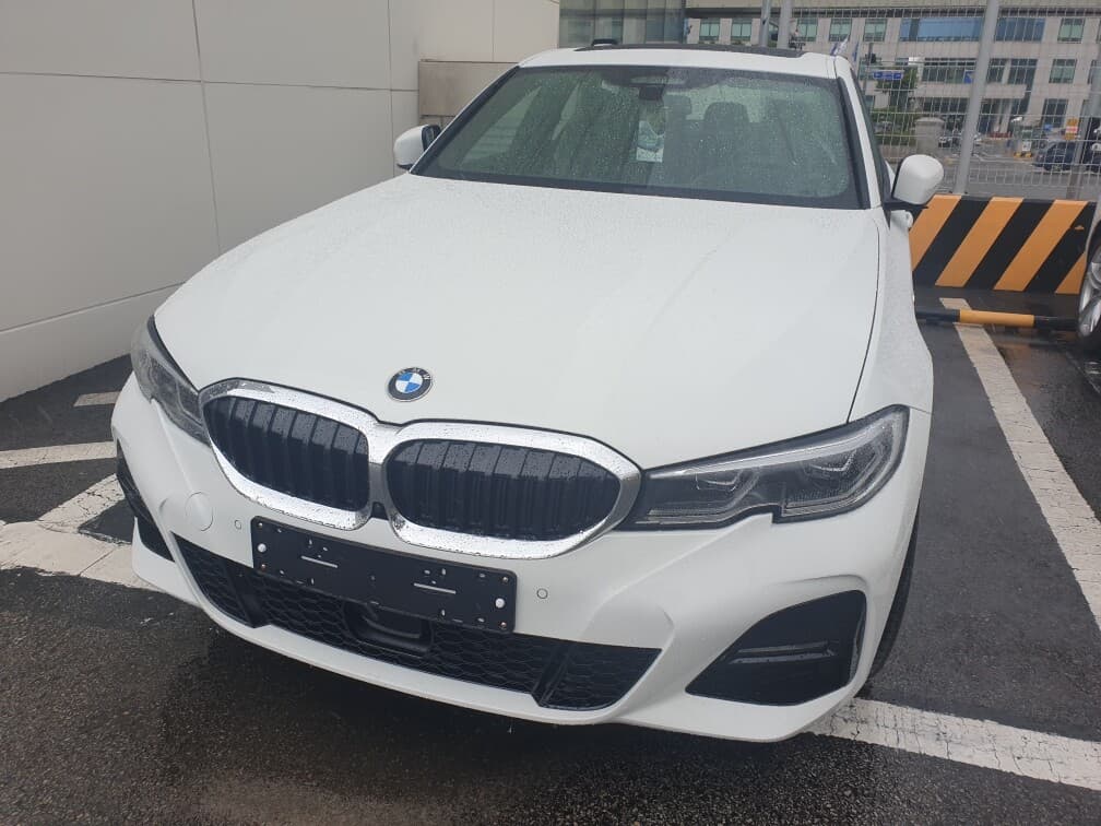 BMW 3시리즈 330e M 스포츠 게시글 썸네일
