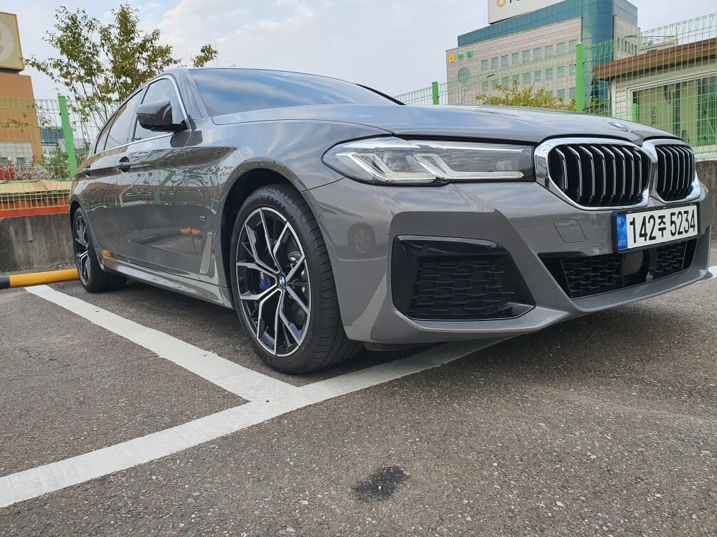 BMW 5시리즈 530i M 스포츠 패키지 게시글 썸네일
