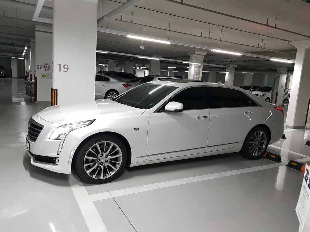 캐딜락 CT6 플래티넘 게시글 썸네일