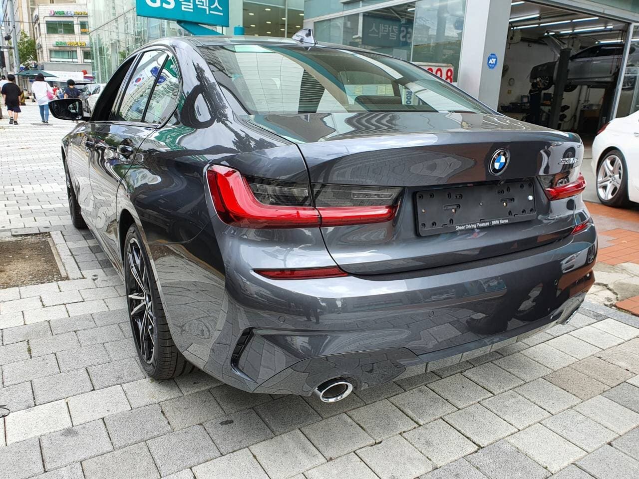 BMW 3시리즈 330e M 스포츠 게시글 썸네일