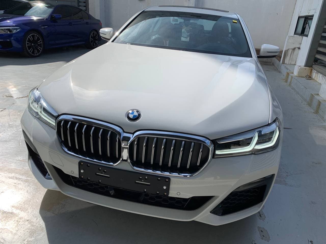 BMW 5시리즈 520i M 스포츠 패키지 게시글 썸네일