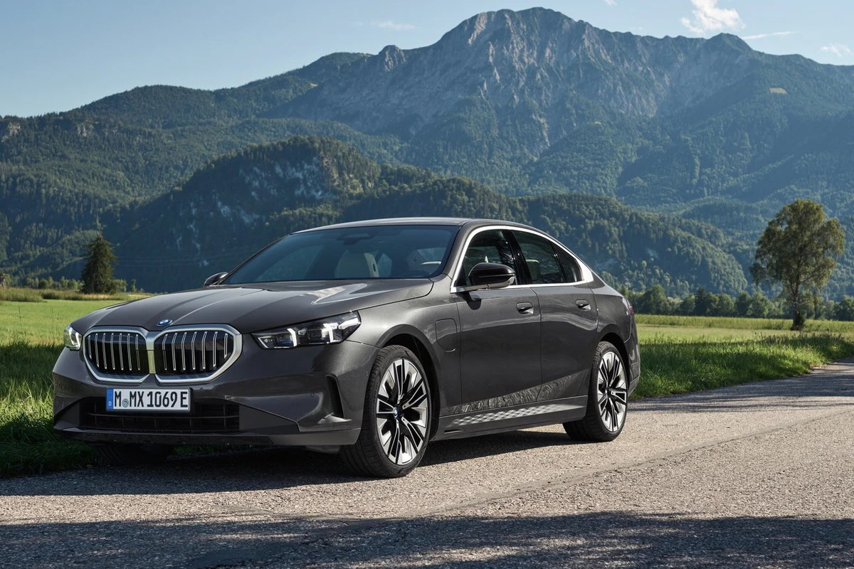 BMW 1월 프로모션,BMW 프로모션 2024,BMW 5시리즈 ,BMW 3시리즈 ,BMW X1 ,패밀리카 ,5000만원대 자동차, 5000만원대 세단, 5000만원대 수입 suv